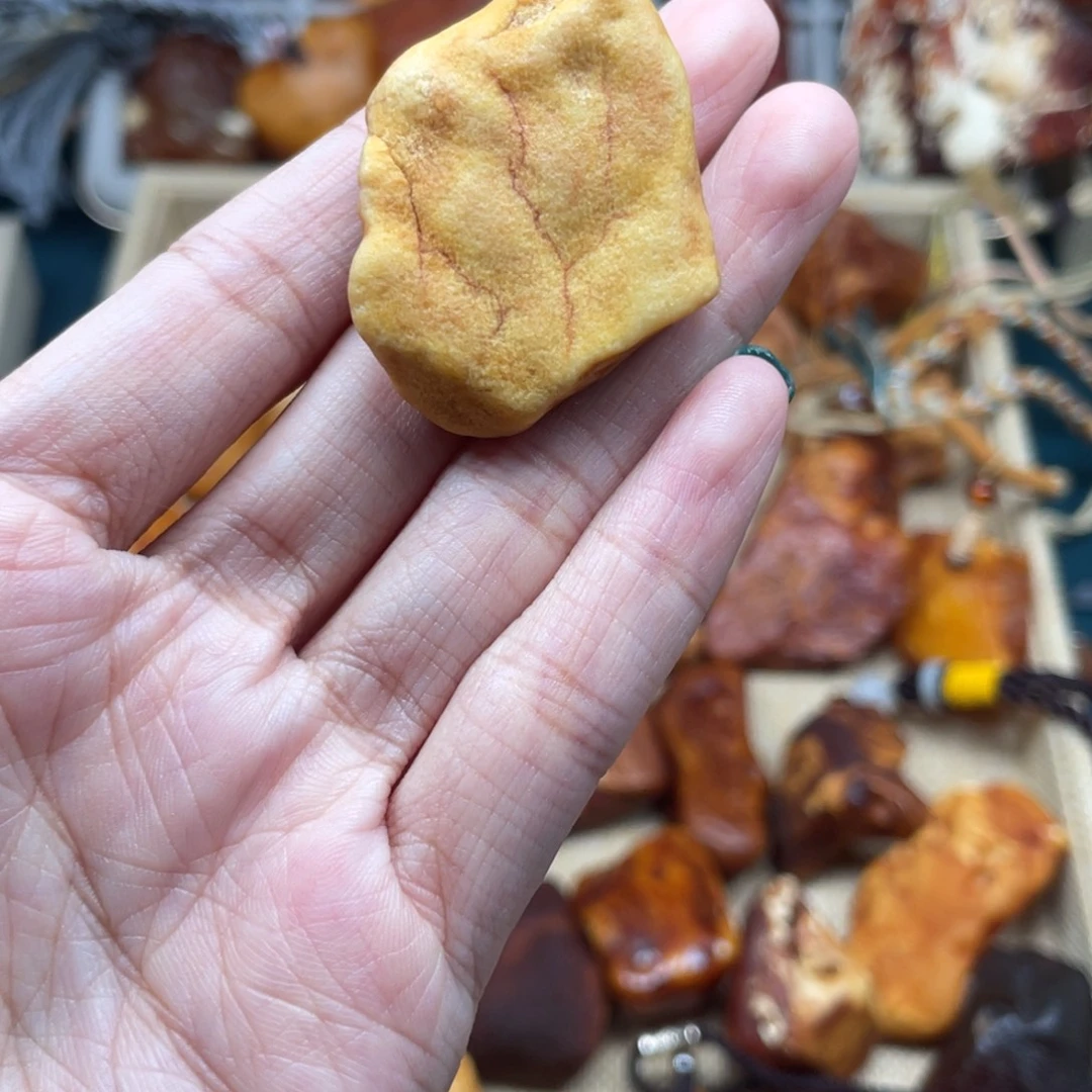 琥珀未镶嵌珠宝奇石
