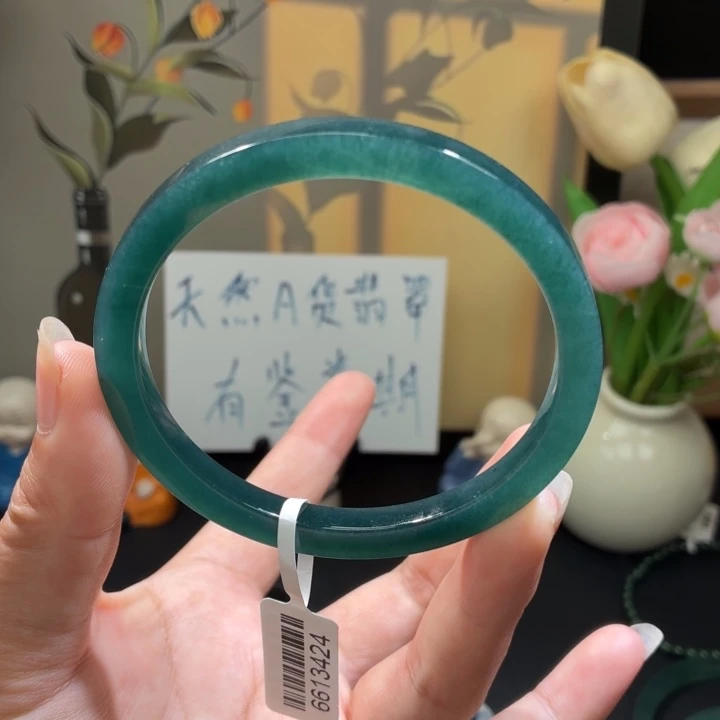 翡翠未镶嵌手镯冰蓝绿