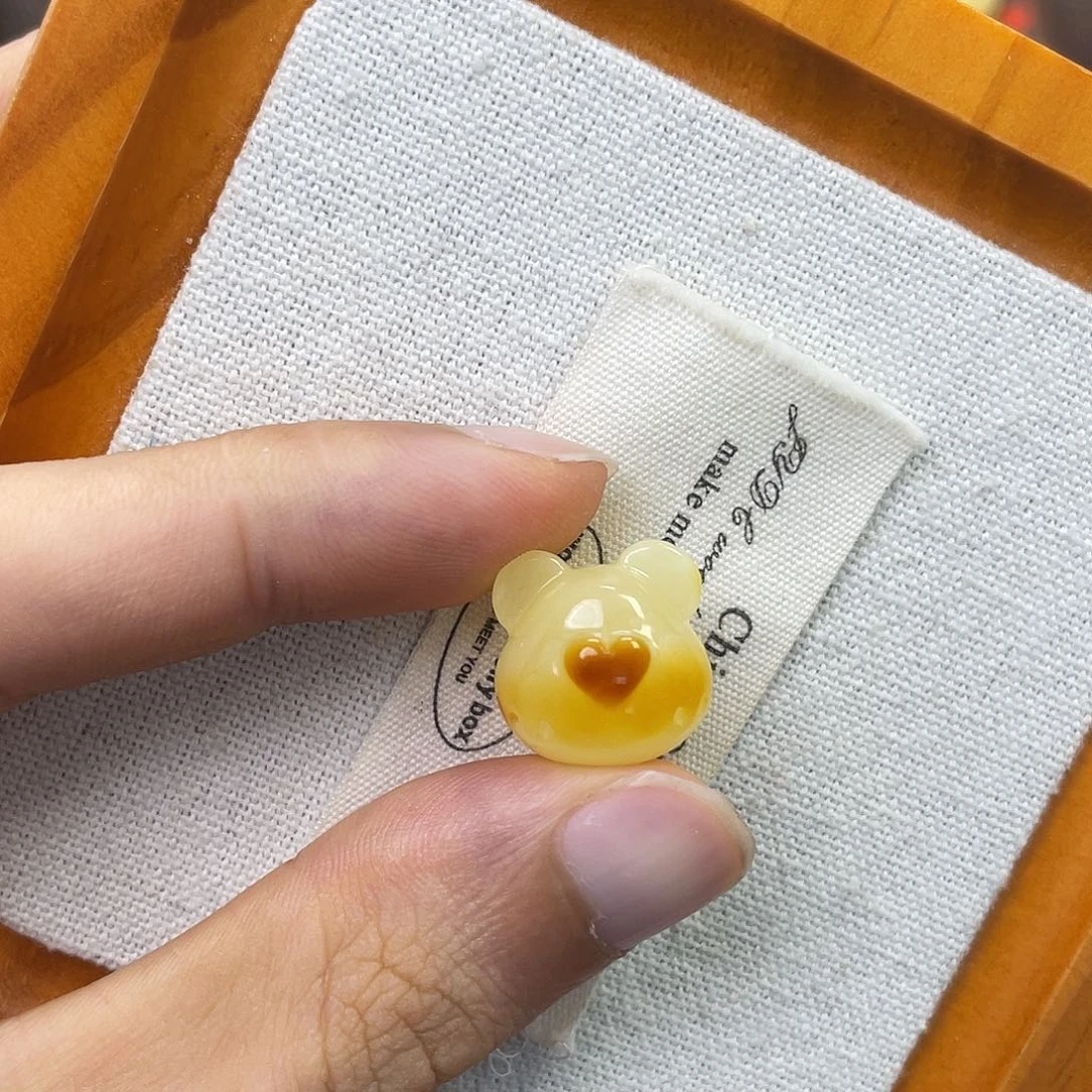 荆***鸟未镶嵌琥珀珠宝奇石熊头