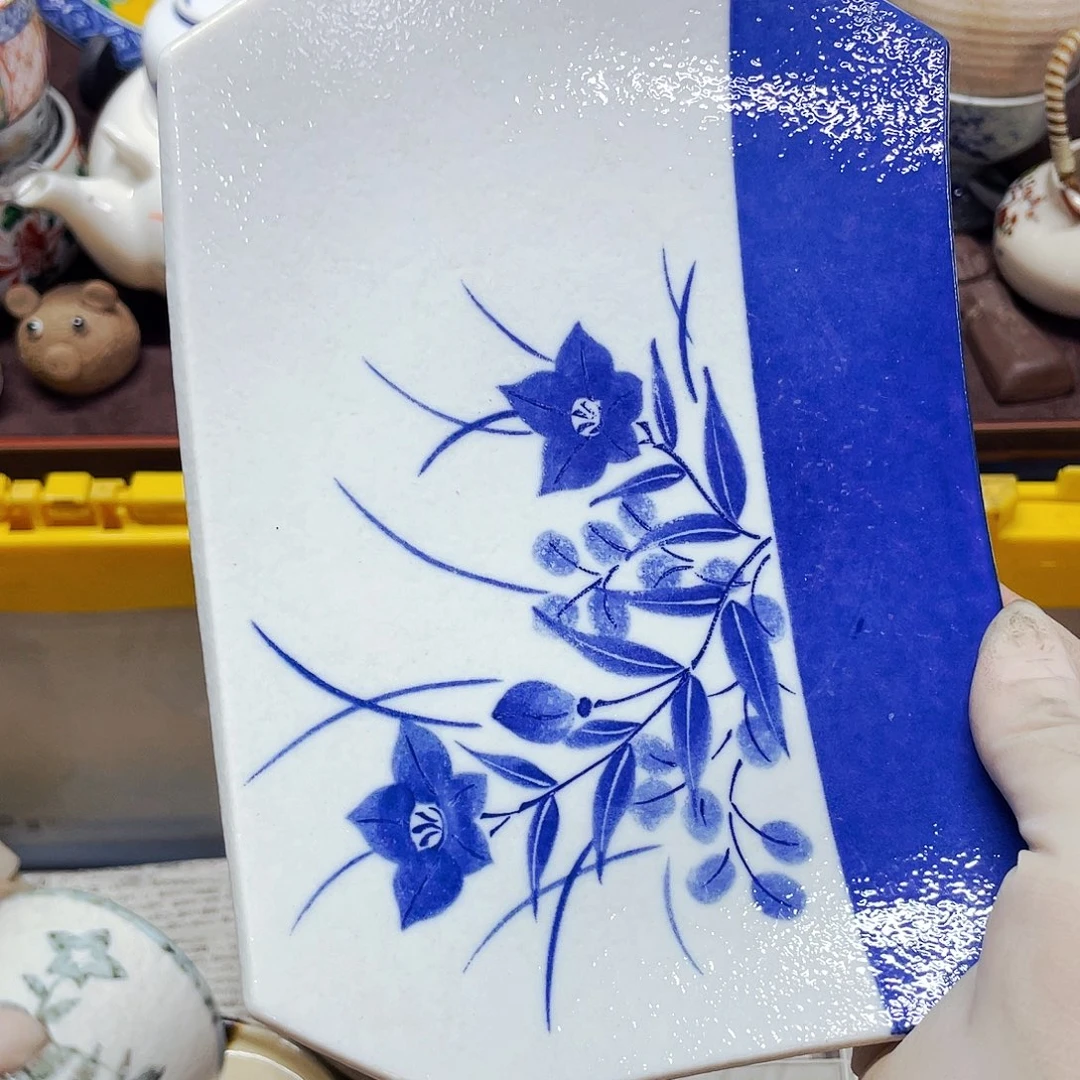 67887668898777887777