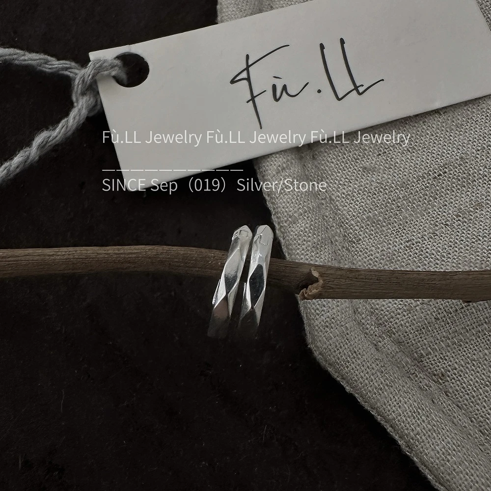 925银耳饰 【菱形格】小众百搭日常通勤小巧几何素圈耳扣清冷感耳饰