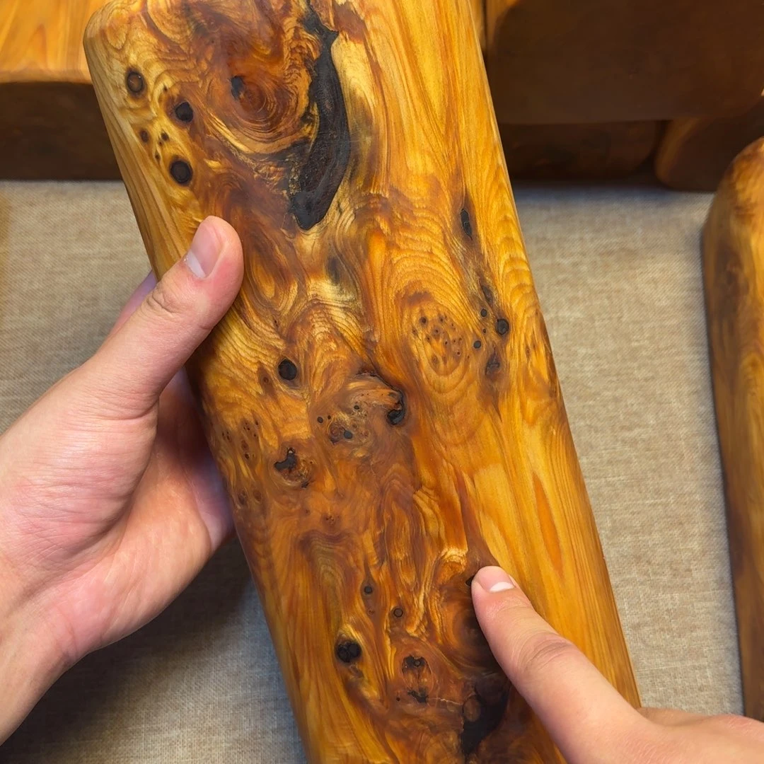 鹅绒竹炭崖柏黑油颈椎枕。微瑕款