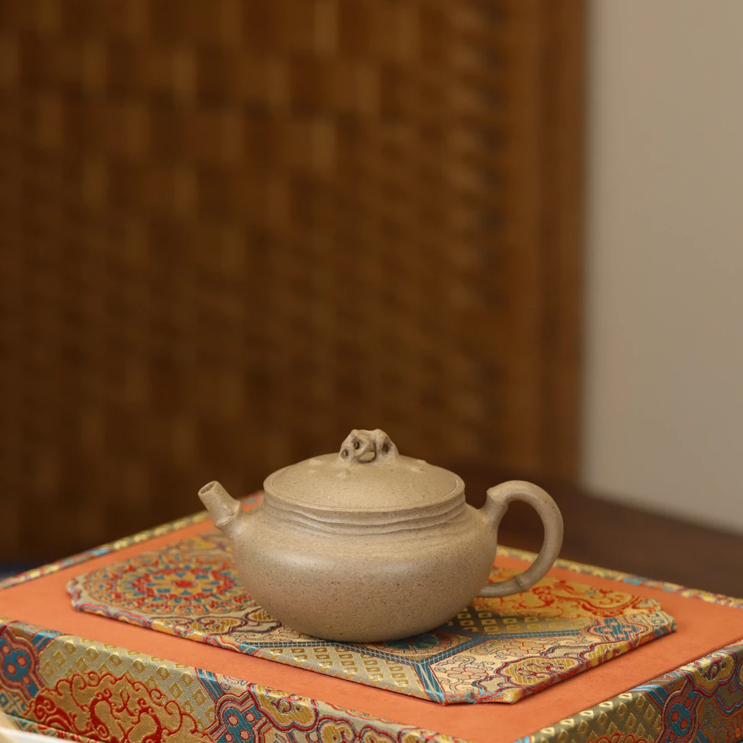 竹婉雲石 | 精品花器紫砂壶原矿本山段    容量150cc