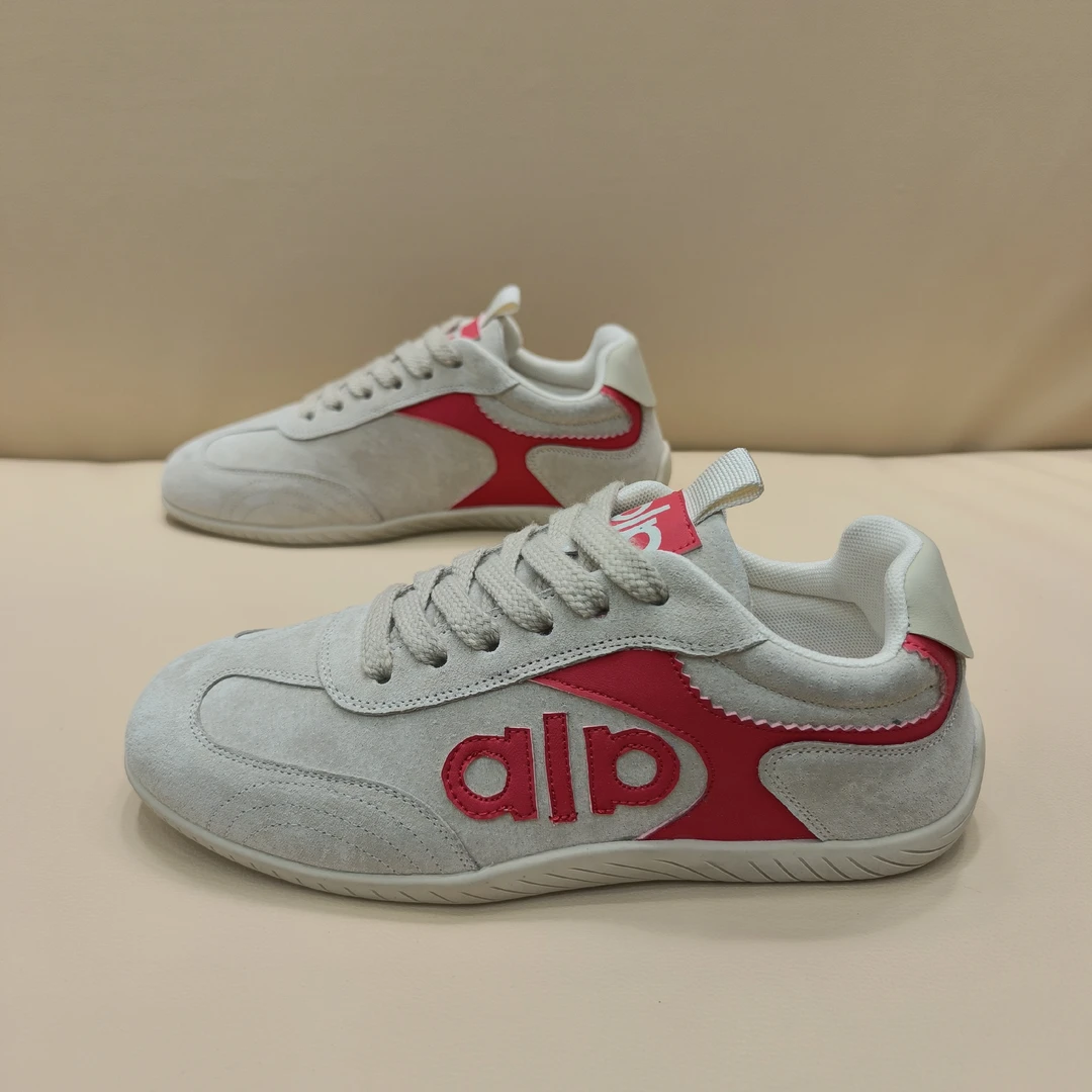 男鞋2025秋季新款爆款百搭软底低帮板鞋皮面透气复古潮流休闲鞋