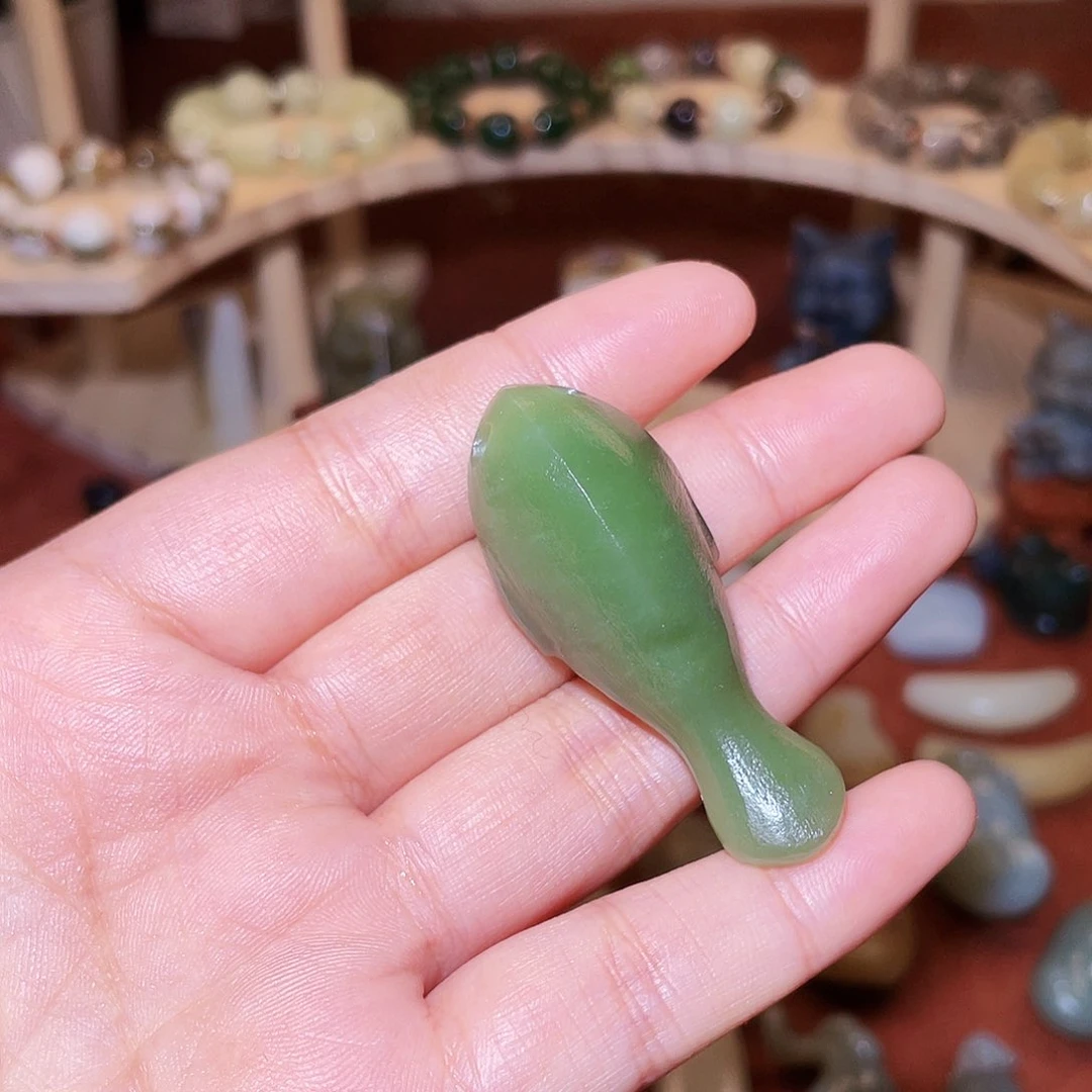 颈饰未镶嵌和田玉“摸鱼”