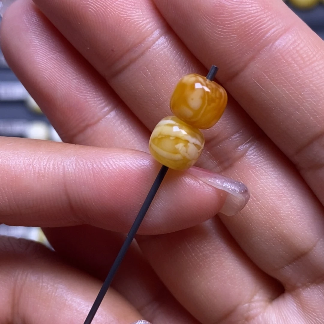 蜜蜡未镶嵌珠宝奇石沁色妖花老型8.2*7.2mm