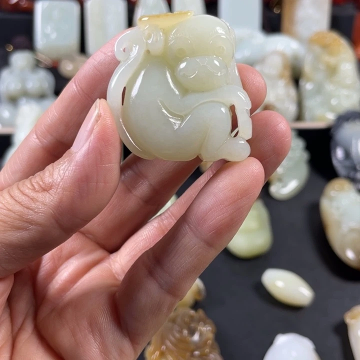 和田玉（糖玉）未镶嵌颈饰