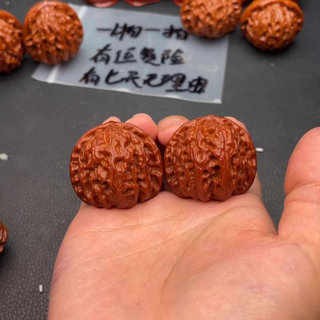 文玩核桃把件白狮子