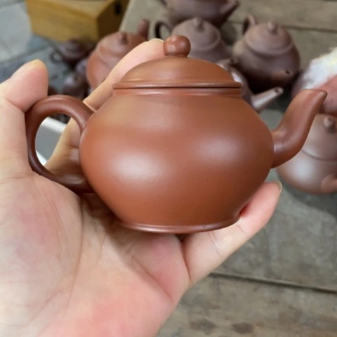 紫砂杯及红石茶罐系列作品入选