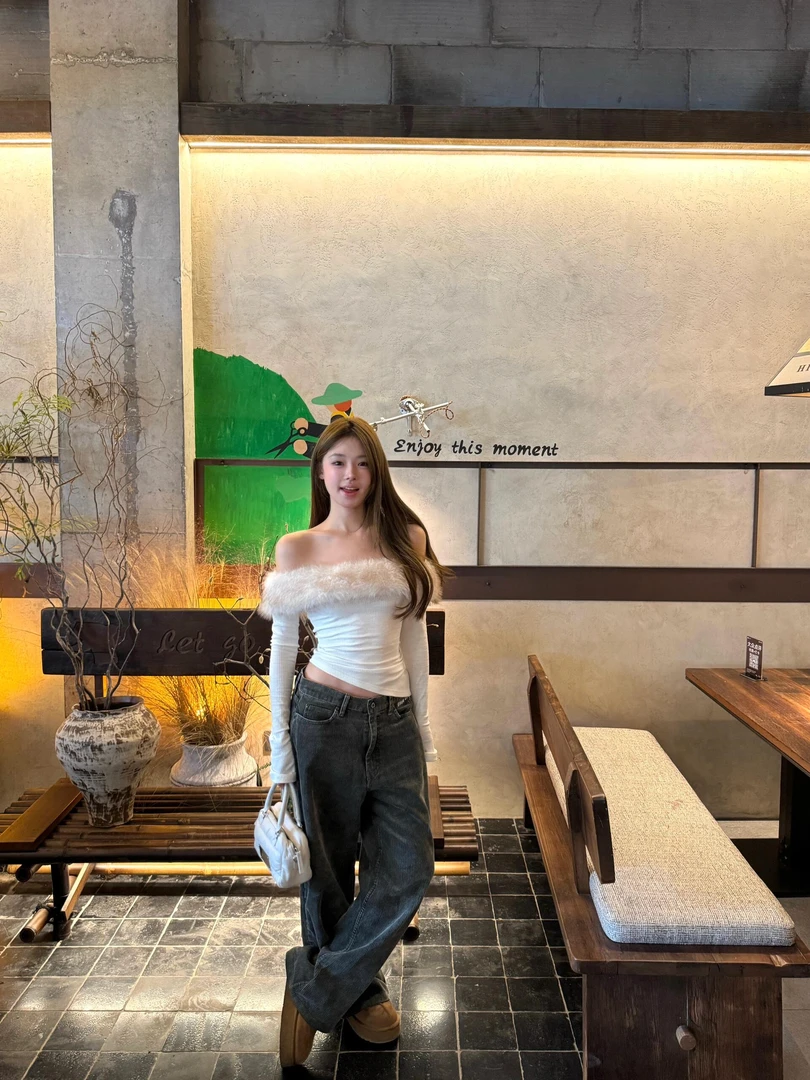 毛领一字肩上衣纯欲风辣妹性感小众修身长袖T恤宽松显瘦阔腿长裤