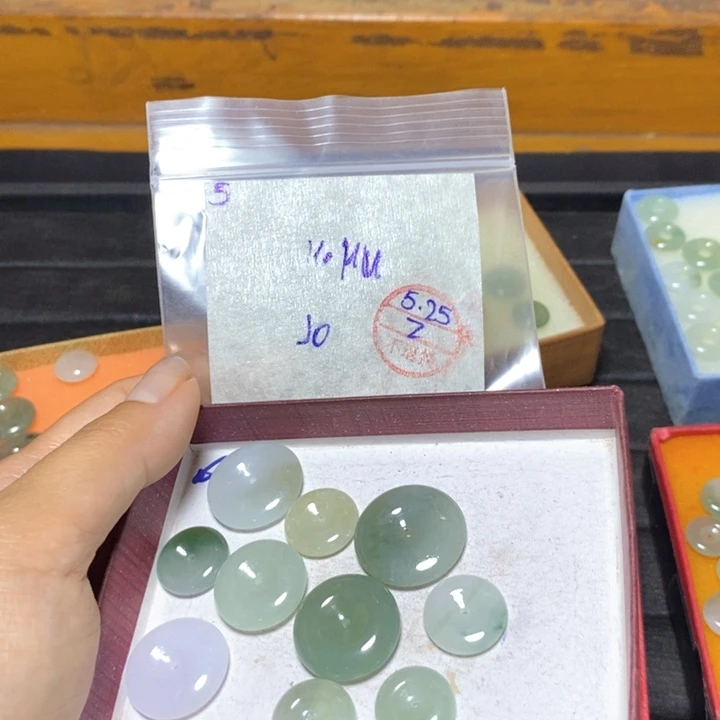 定制翡翠未镶嵌H**U不退