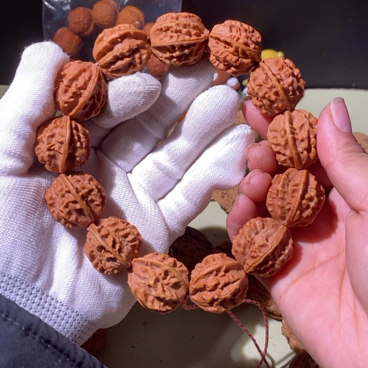 文玩核桃手串……46