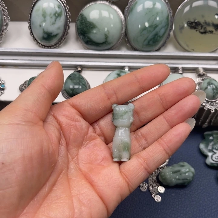 透闪石-蛇纹石玉颈饰未镶嵌甜*蜜