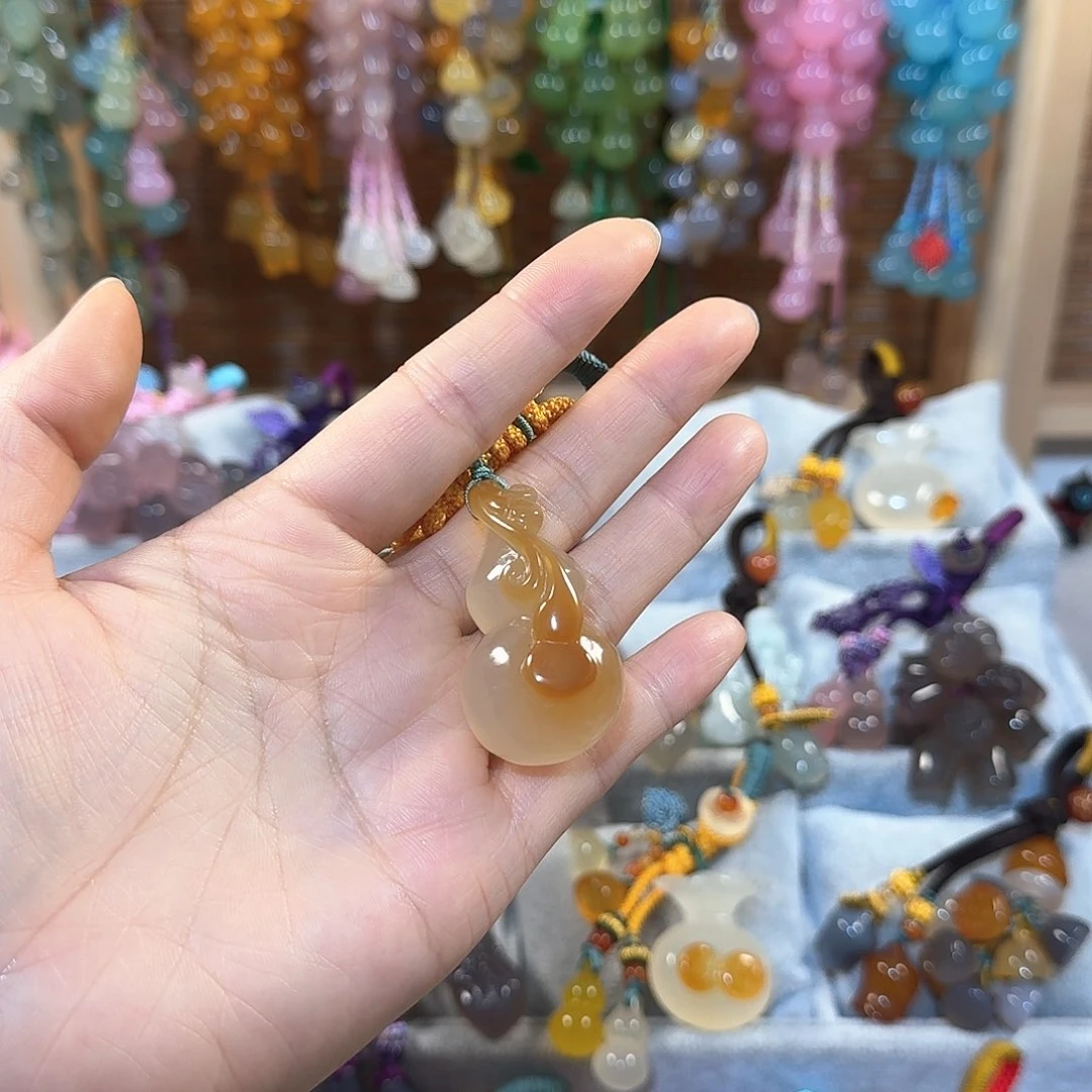 玛瑙/玉髓未镶嵌钥匙挂件?**宝