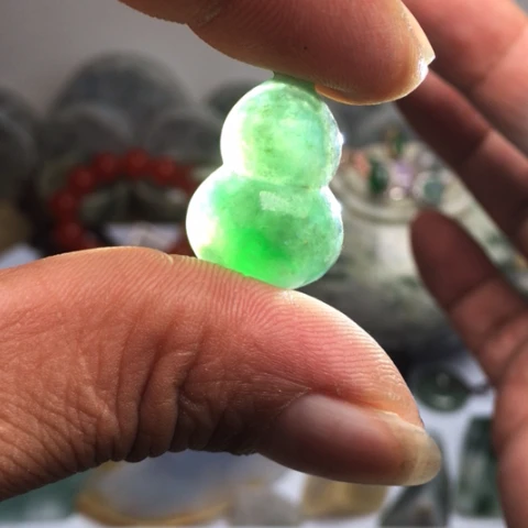 翡翠散珠天然翡翠葫芦阳绿