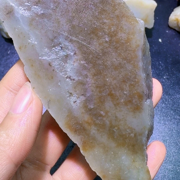 未镶嵌和田玉（糖玉）珠宝半成品