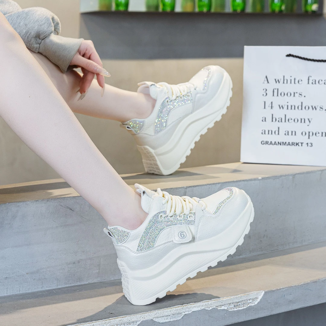 雨土女鞋直播爆款2025春季新款休闲运动鞋子女百搭时尚透气老爹鞋