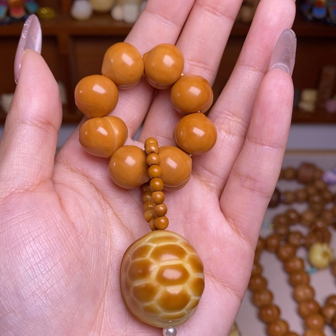 猴头核桃吊坠玻璃底柯基屁桃➕大富甲手捻
