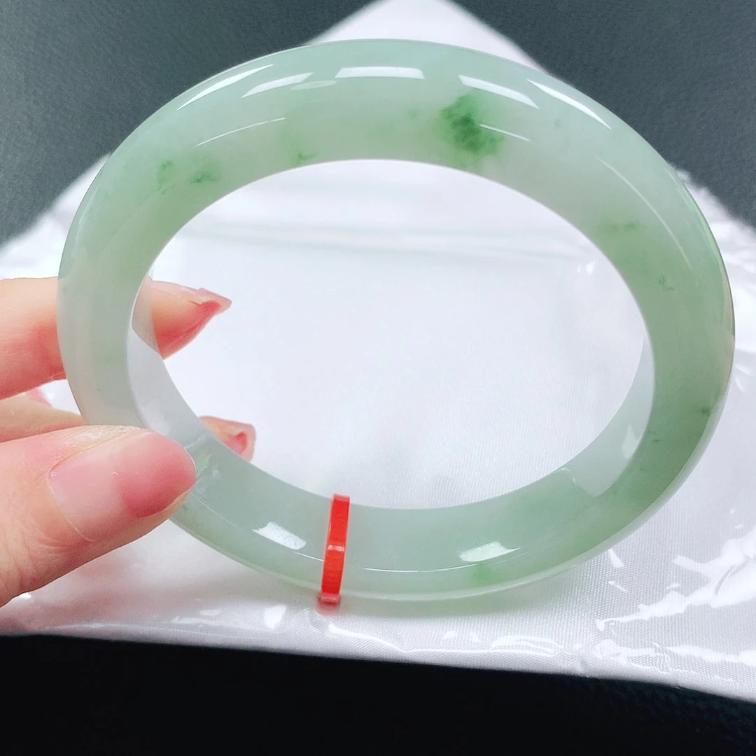 翡翠手镯未镶嵌58圈