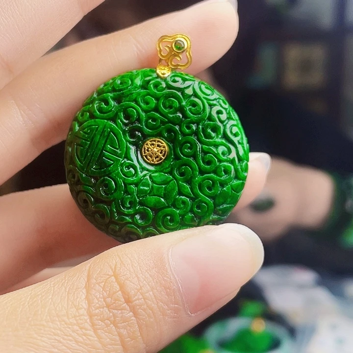 翡翠18K金镶嵌颈饰多样性