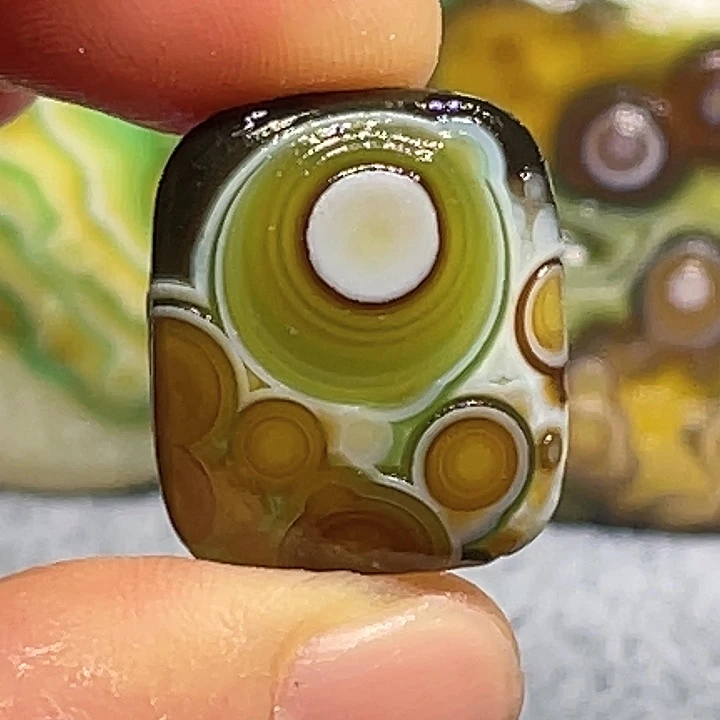 玛瑙/玉髓未镶嵌珠宝奇石