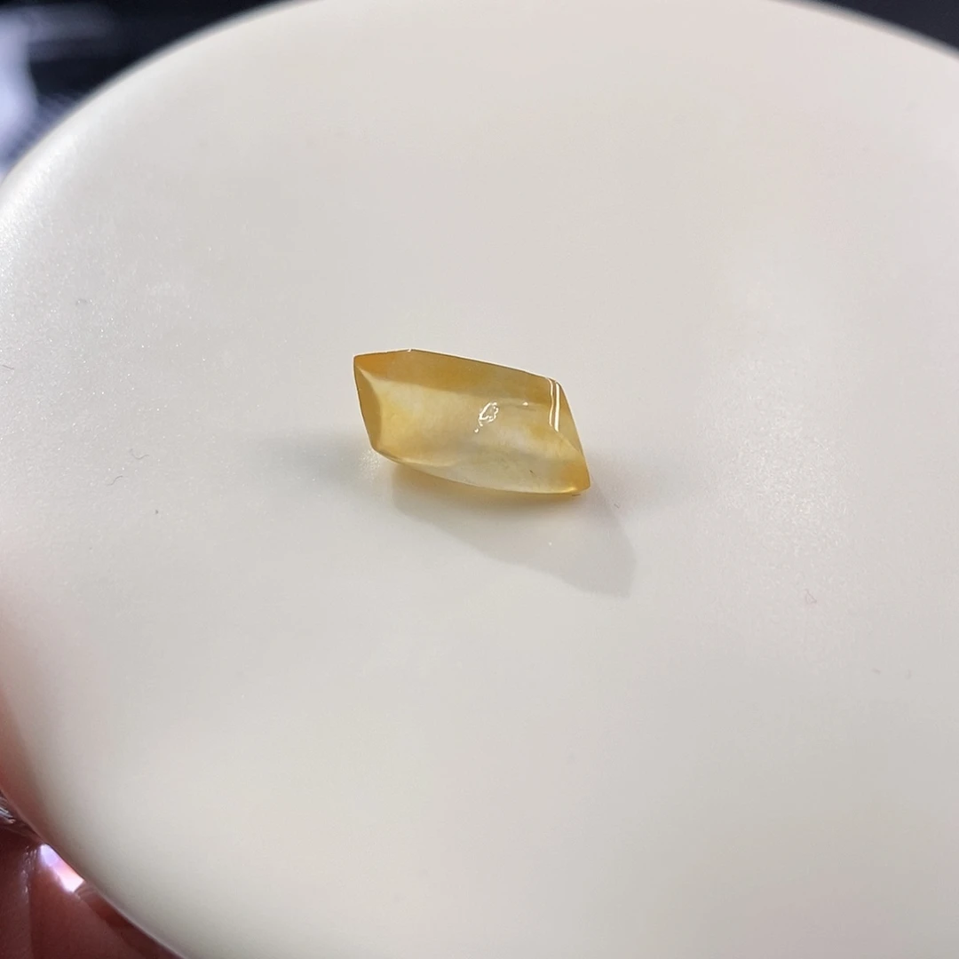 颈饰未镶嵌翡翠高冰黄