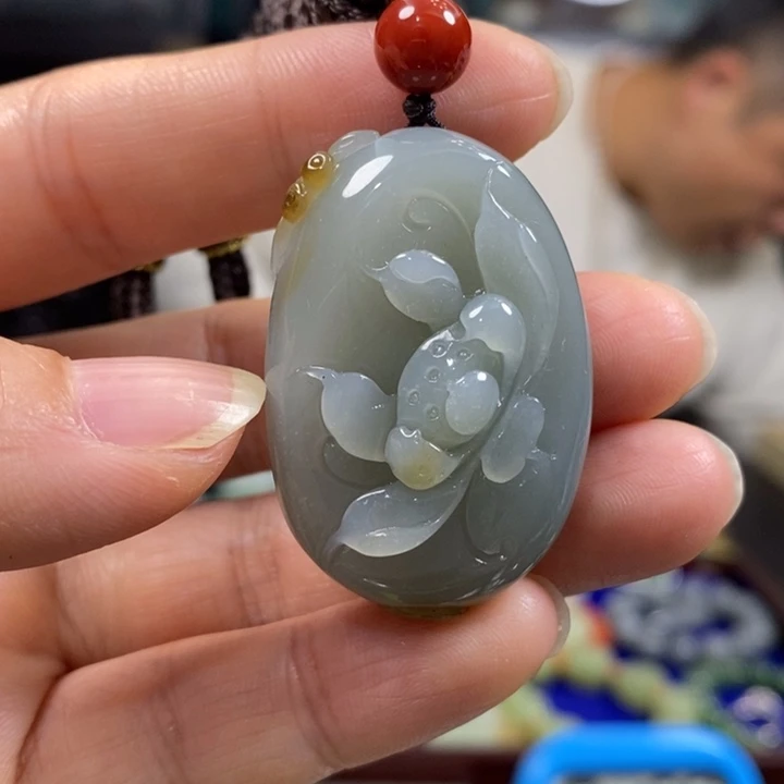 下***点和田玉未镶嵌颈饰