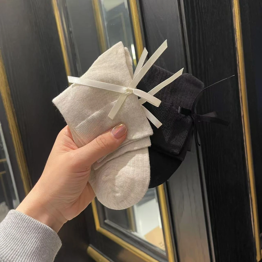 【BORAKOO】【吉莉】蝴蝶结棉线袜一组（黑色+灰色各一双）