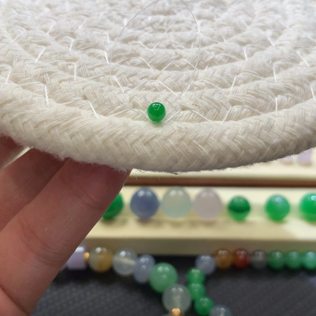 定制翡翠未镶嵌满阳绿小米珠