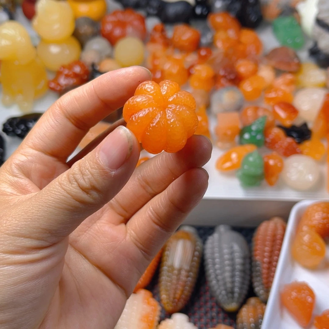 逗***比石英质玉（金丝玉）未镶嵌颈饰