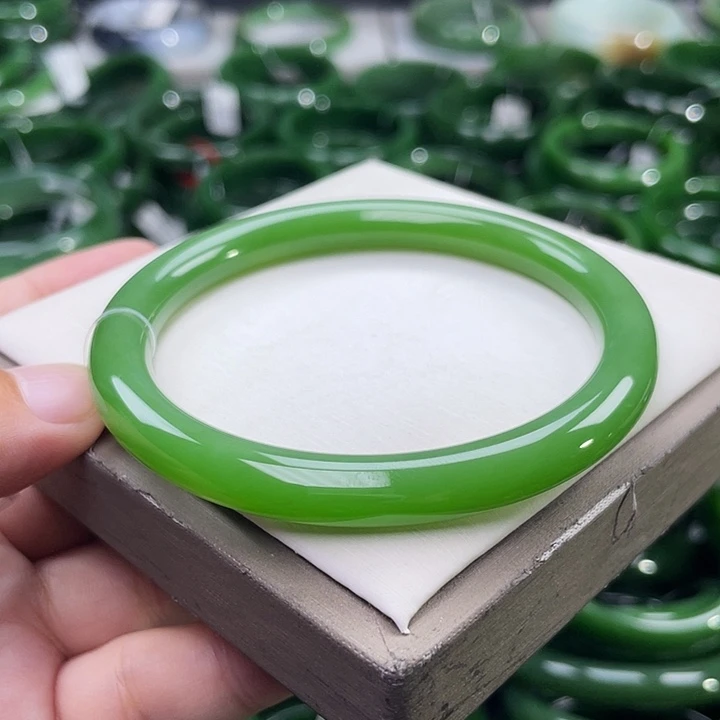 未镶嵌手镯和田玉（碧玉）