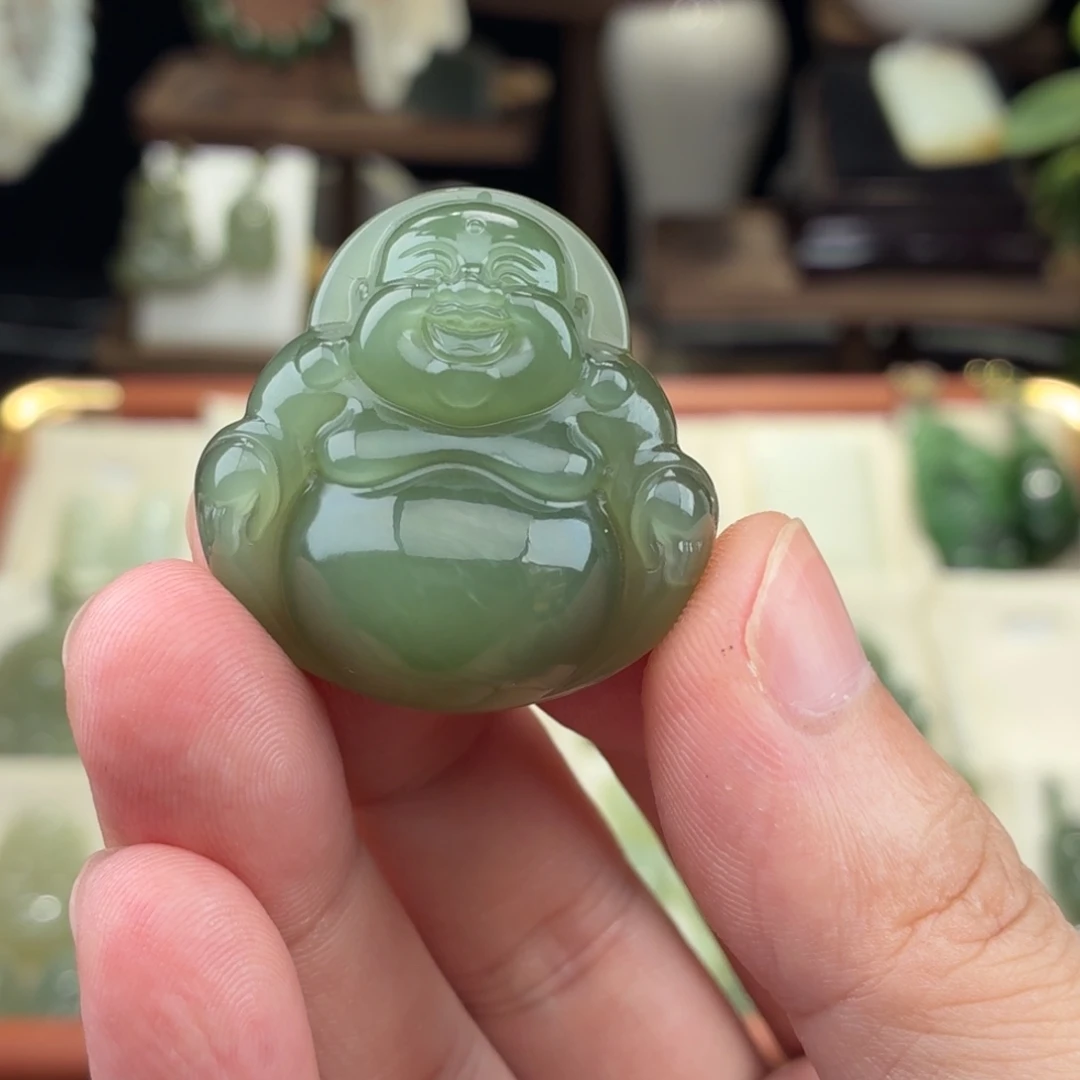 榴***欢和田玉未镶嵌颈饰