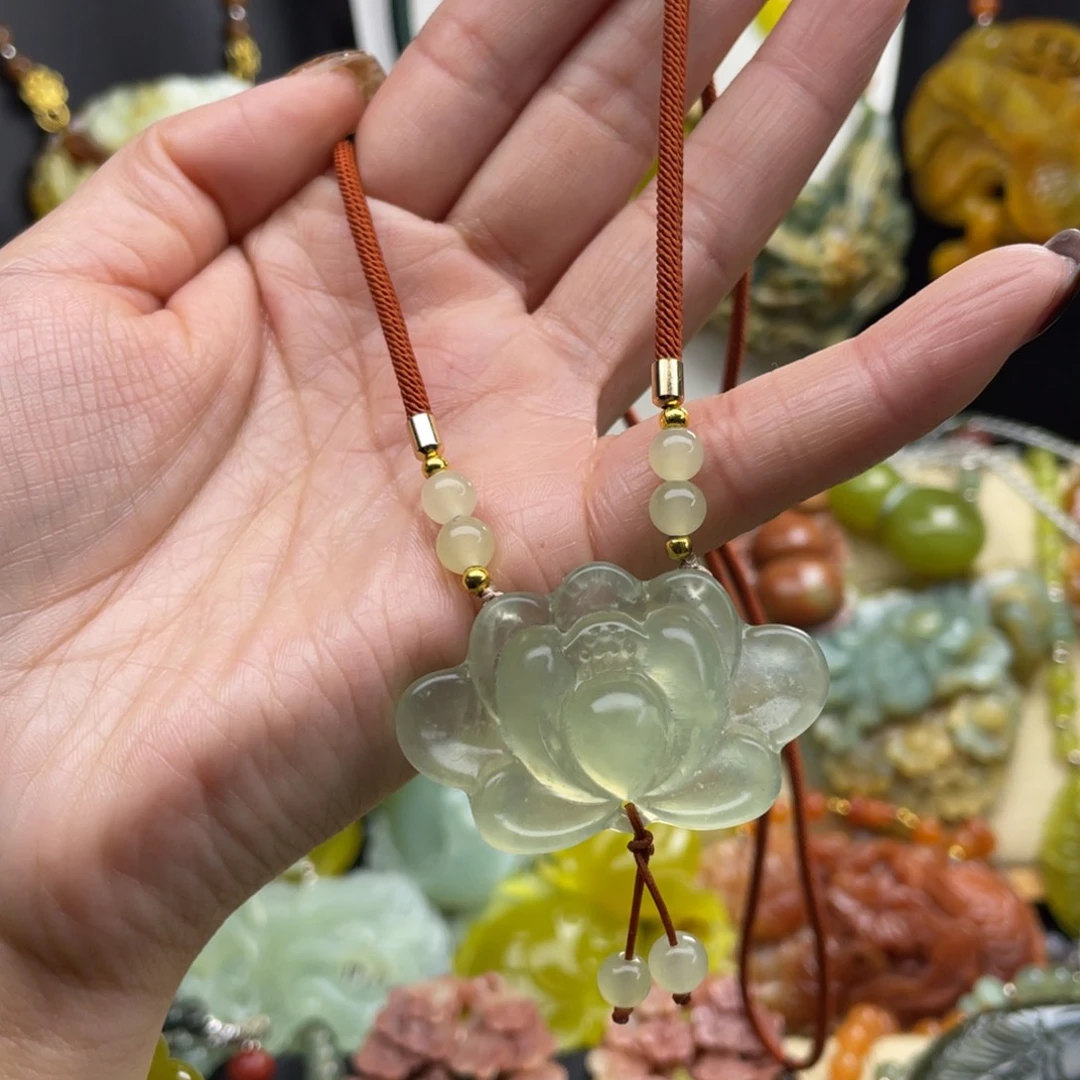 未镶嵌蛇纹石玉颈饰