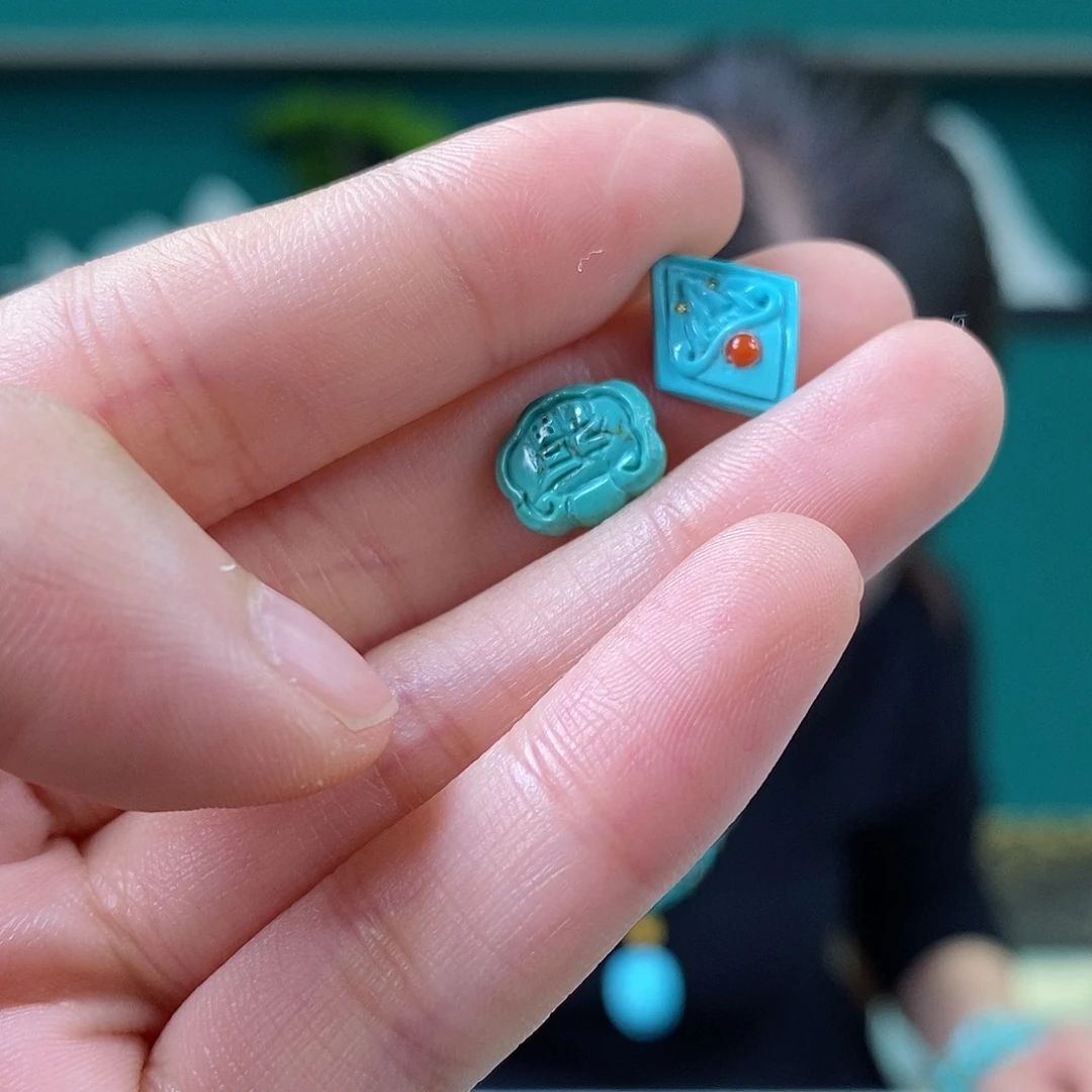 绿松石未镶嵌珠宝奇石