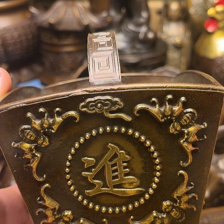 精美铜器批发档口