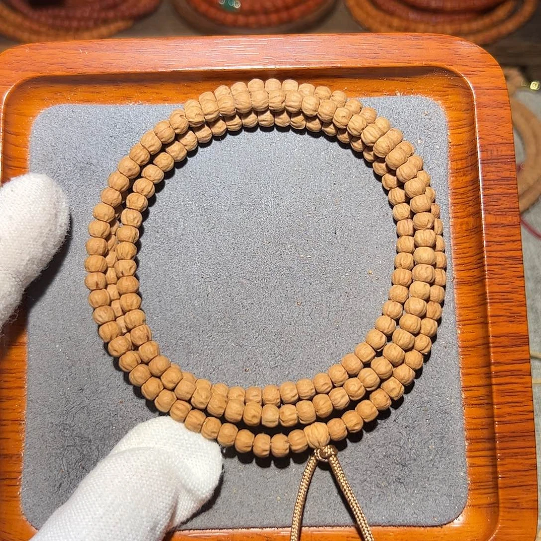 咬***头吊坠柏香籽/百香籽红油皮小金豆5+