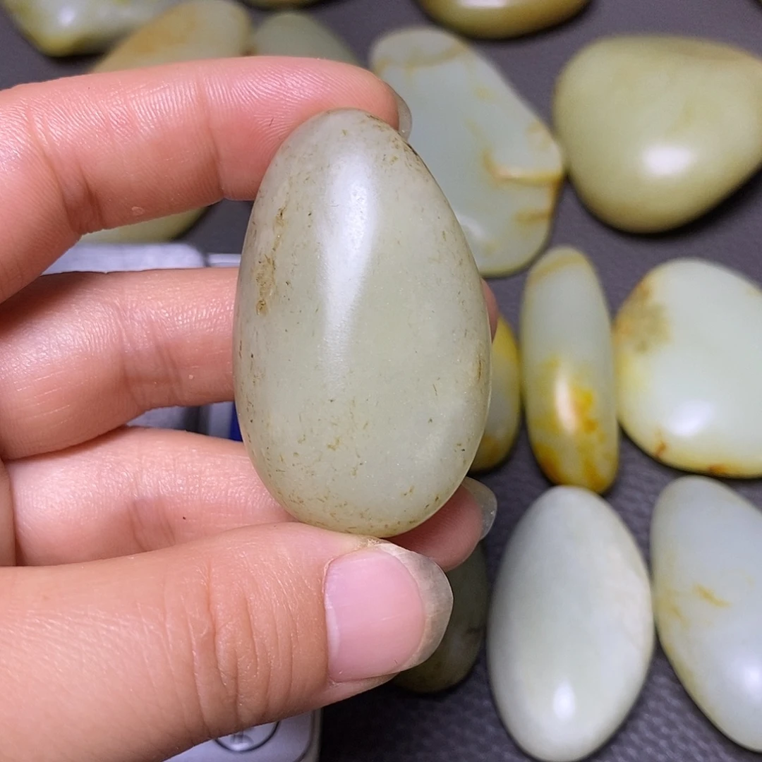 未镶嵌和田玉（糖玉）挂件