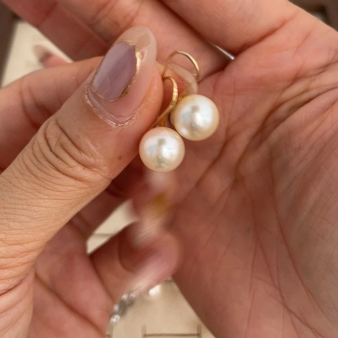 18K金镶嵌海水珍珠耳饰