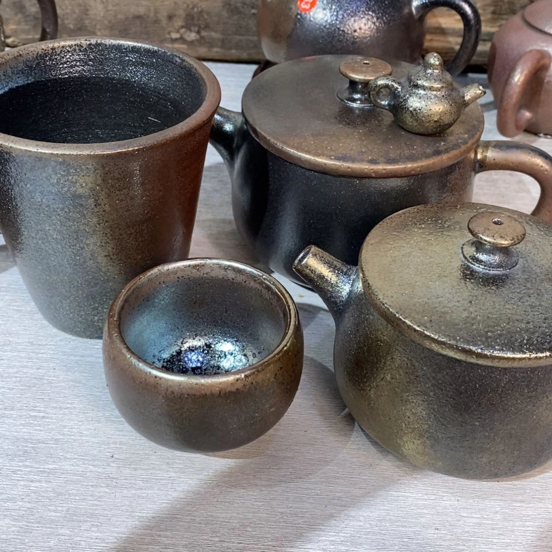 雨***后云南建水紫陶柴烧壶