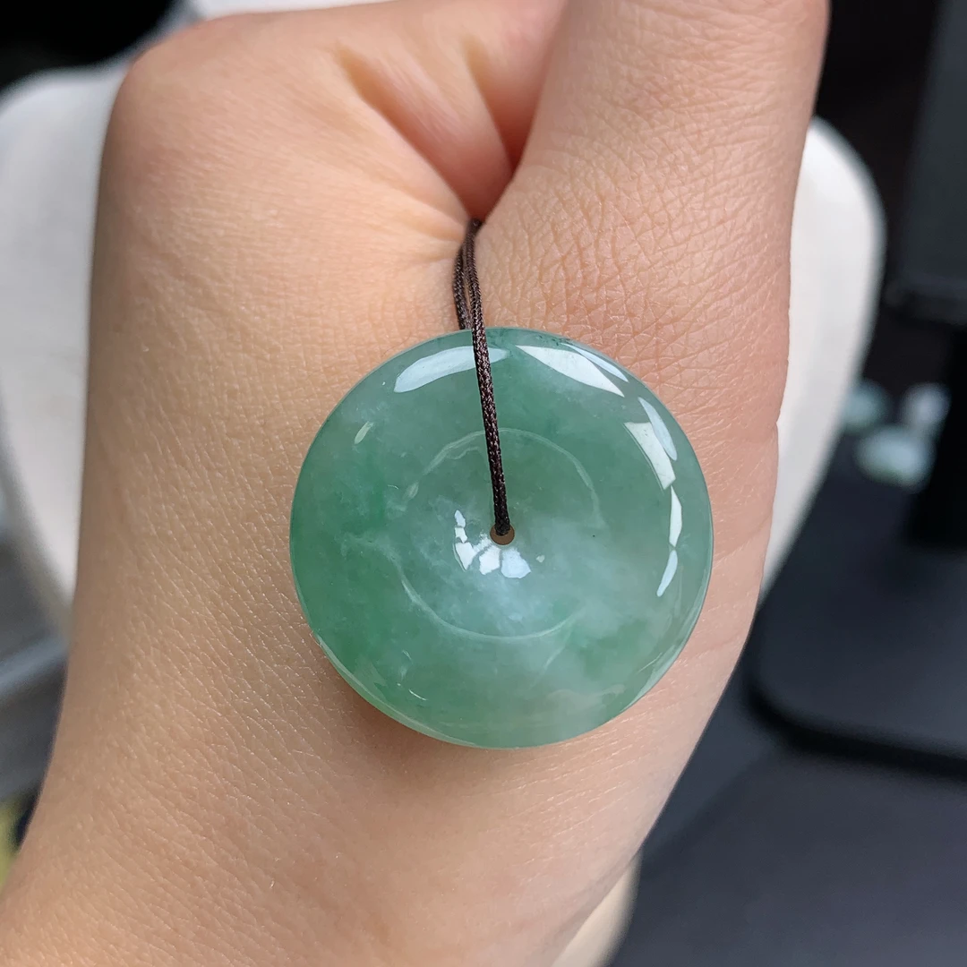 缅甸天然翡翠A满色百搭休闲平安扣吊尺寸：26.3*5.8