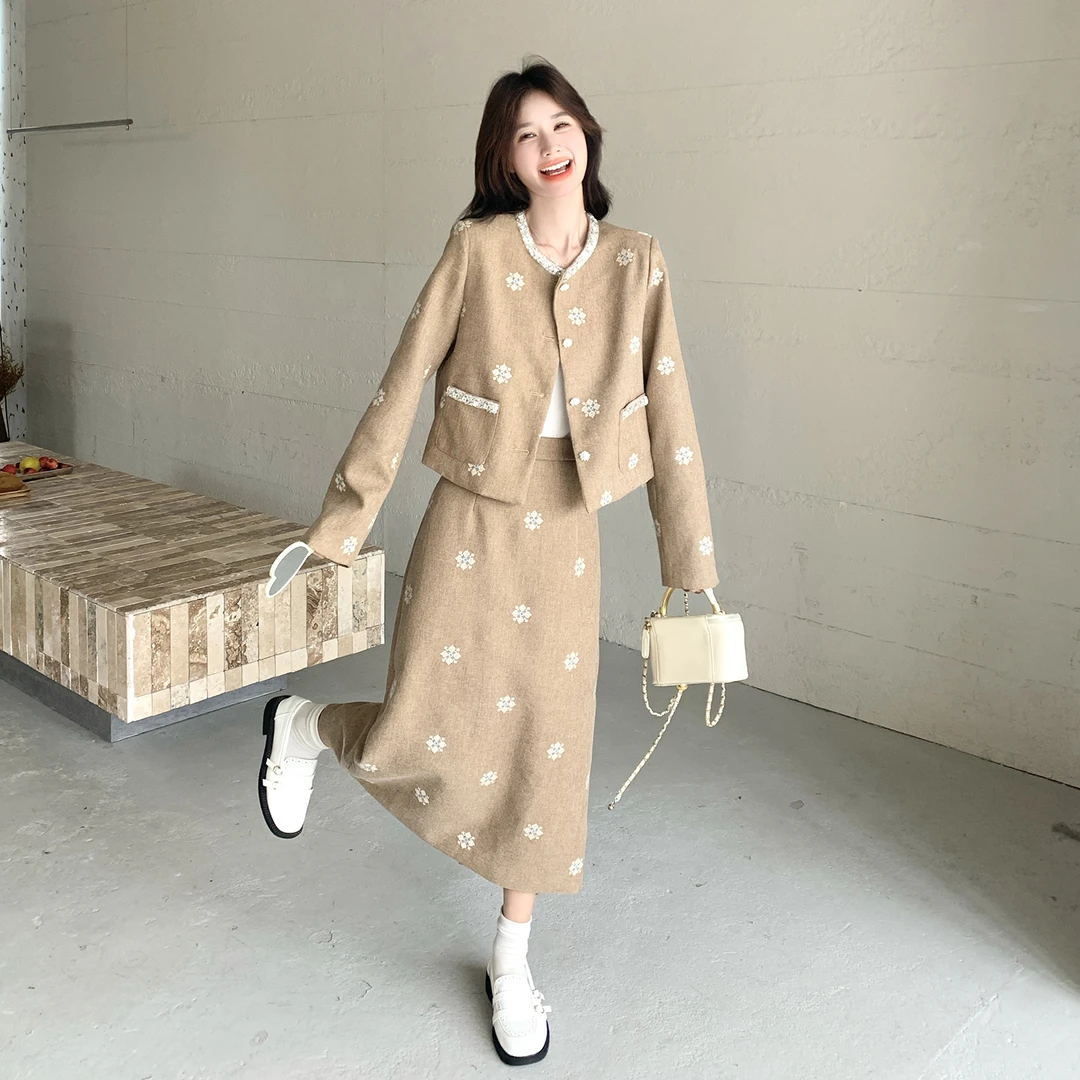 气质名媛小香风刺绣套装女2025秋新款法式高级感上衣半身裙两件套