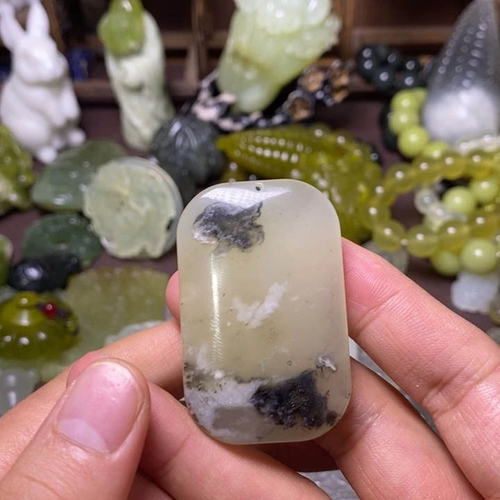 岫玉未镶嵌岫玉挂件