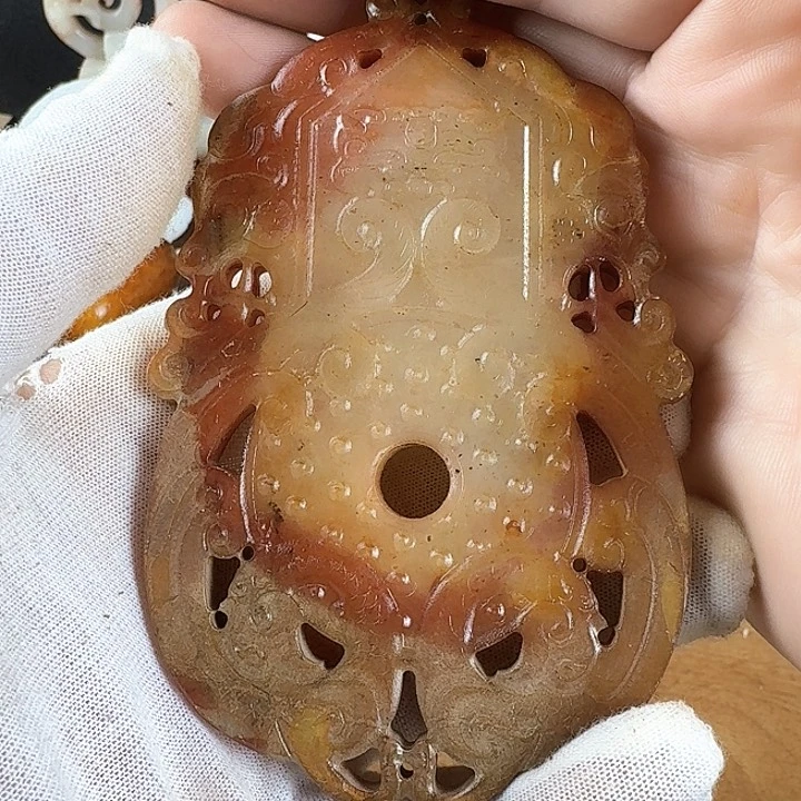 和田玉挂件未镶嵌爱*界