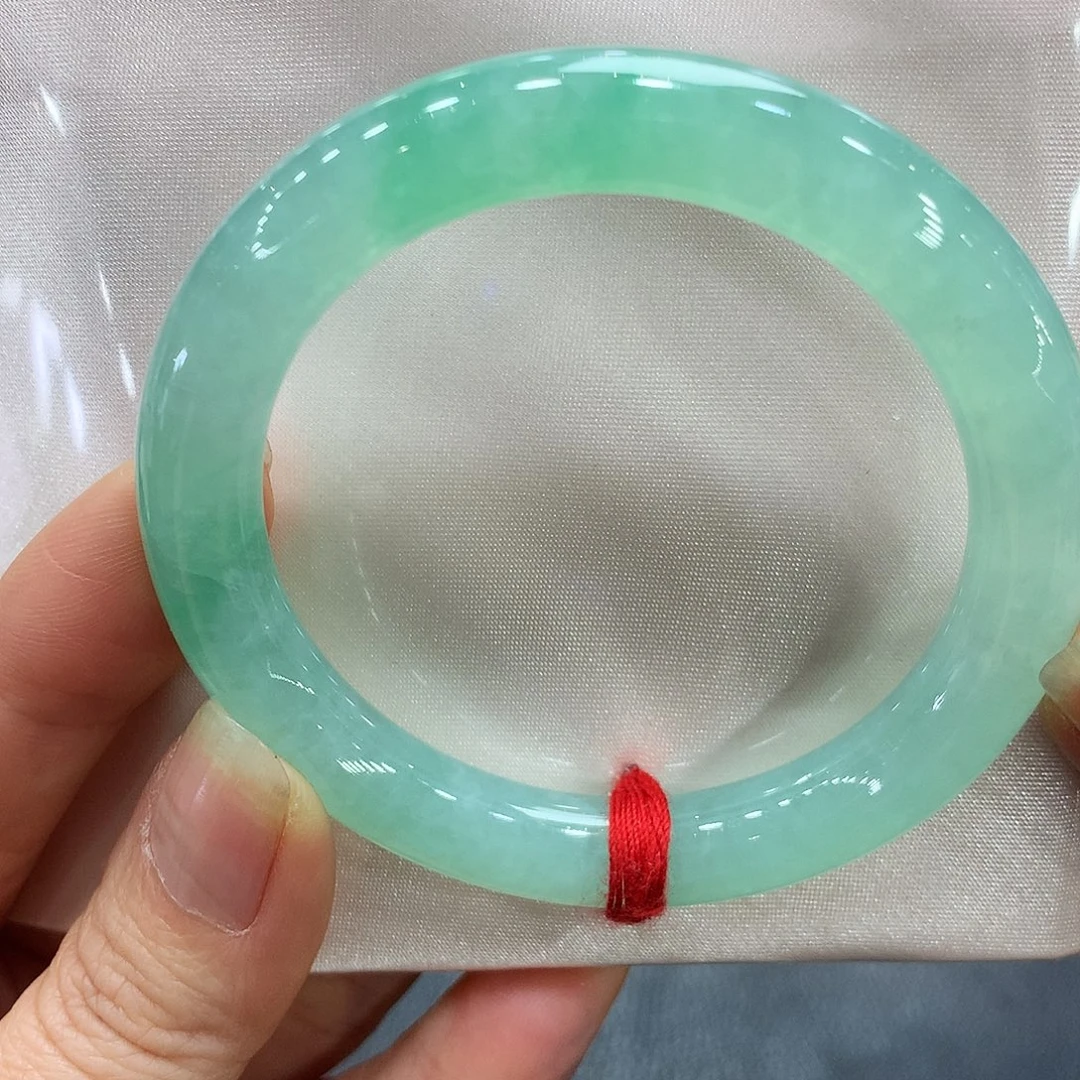 翡翠未镶嵌手镯52圆条