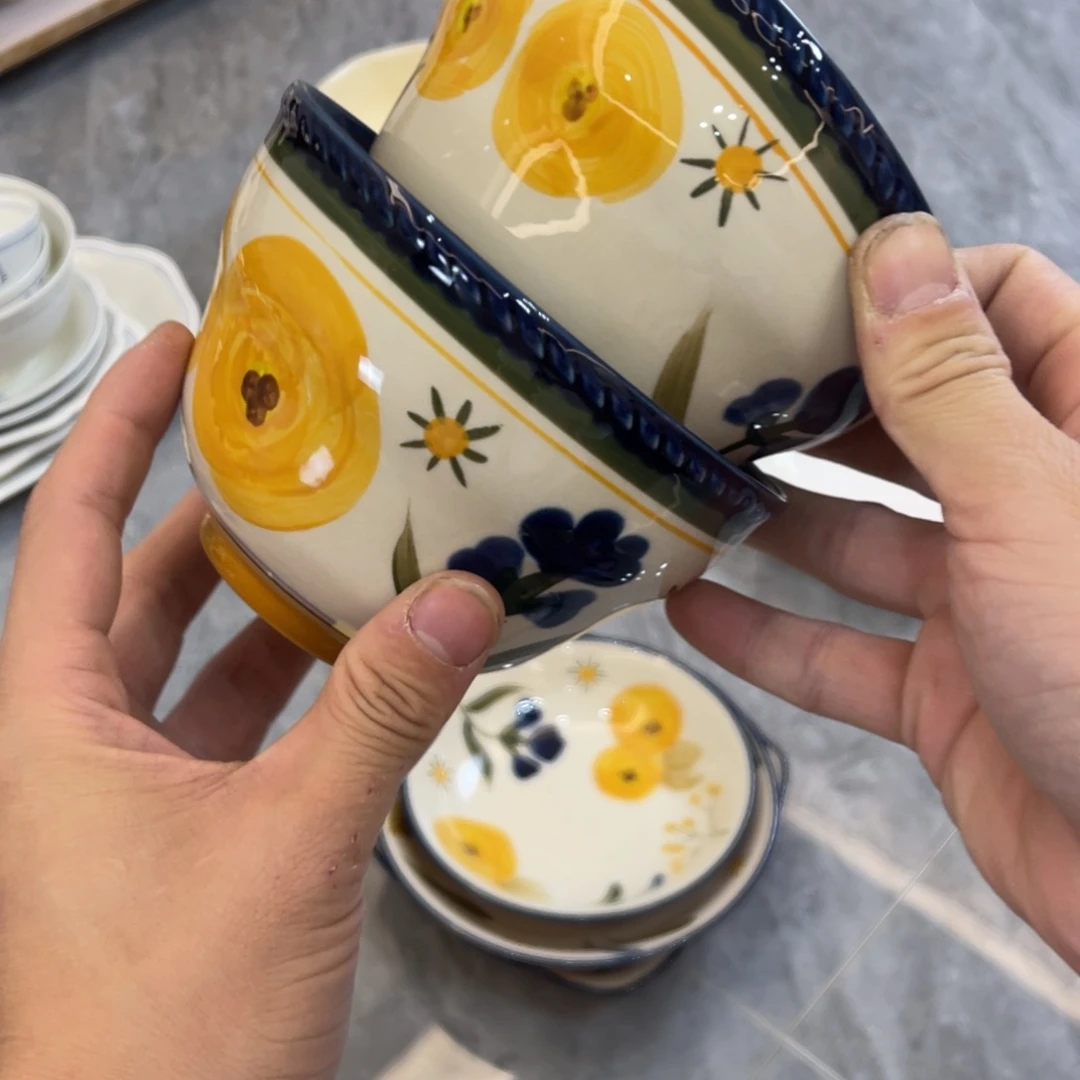 如***醒陶瓷微瑕餐具介意勿拍，满18飞！