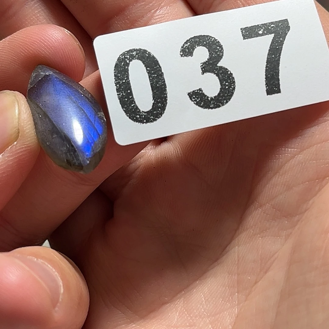 未镶嵌水晶大型摆件（非配饰）