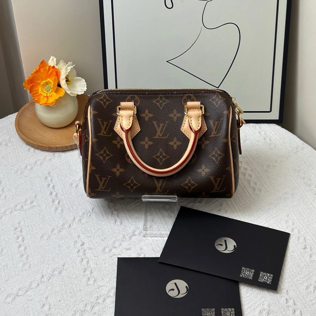 95新 LouisVuitton/路易威登 speedy20 奶茶色肩带 芯片款/JW8164