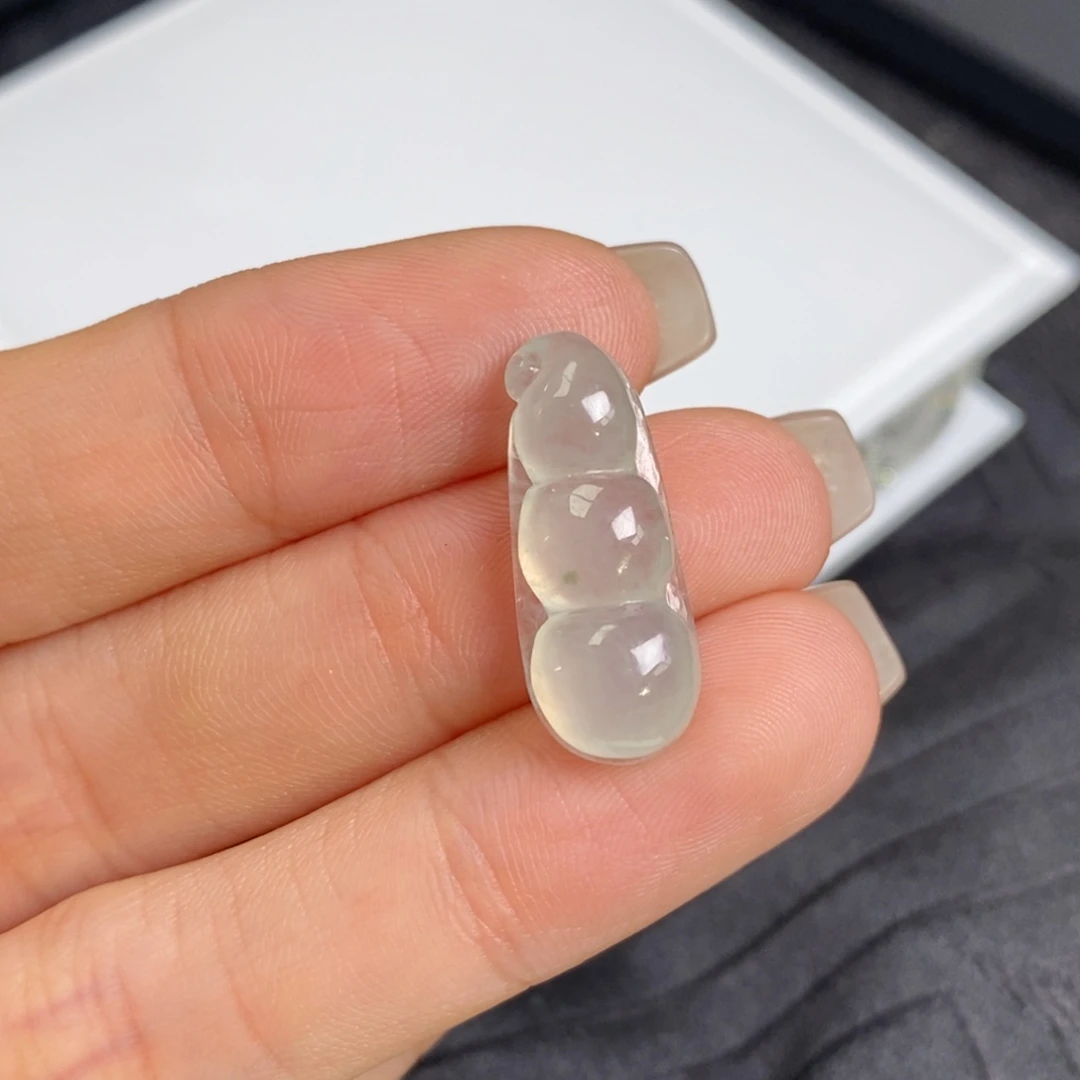 翡翠裸石高冰小豆子