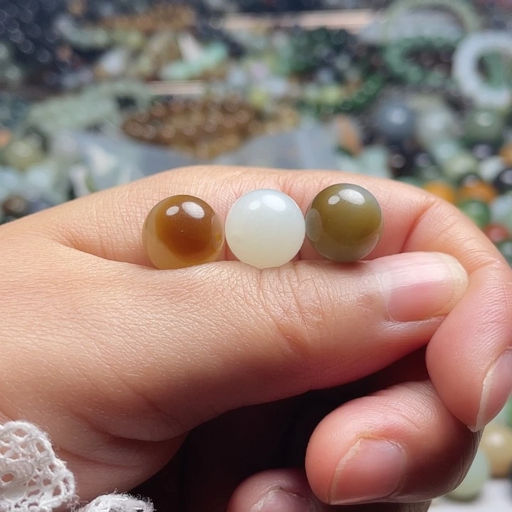 颈饰未镶嵌和田玉爱****腿