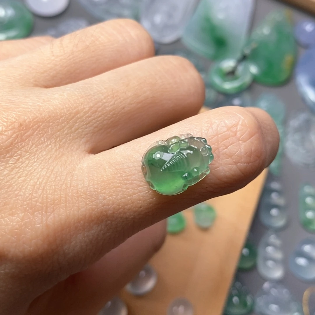 翡翠未镶嵌颈饰翡翠